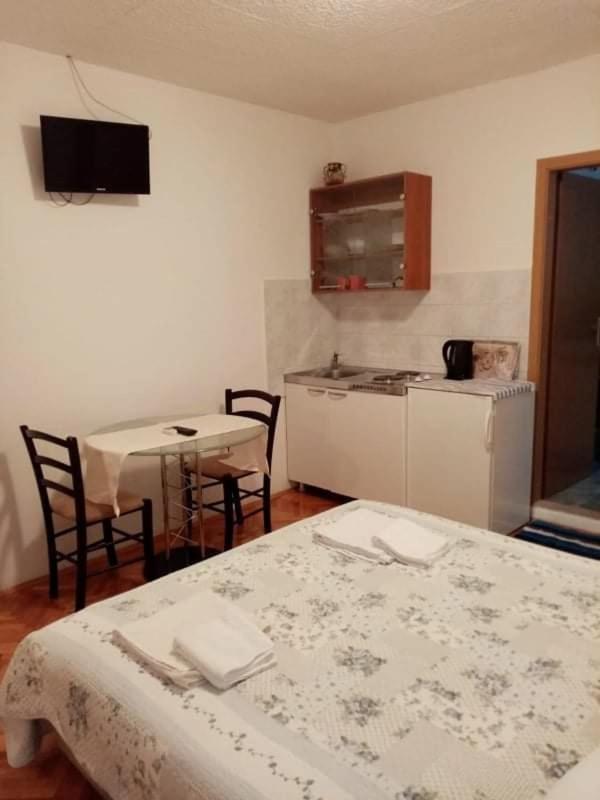 Apartmani Jela Makarska Bagian luar foto