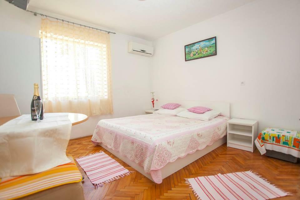 Apartmani Jela Makarska Bagian luar foto